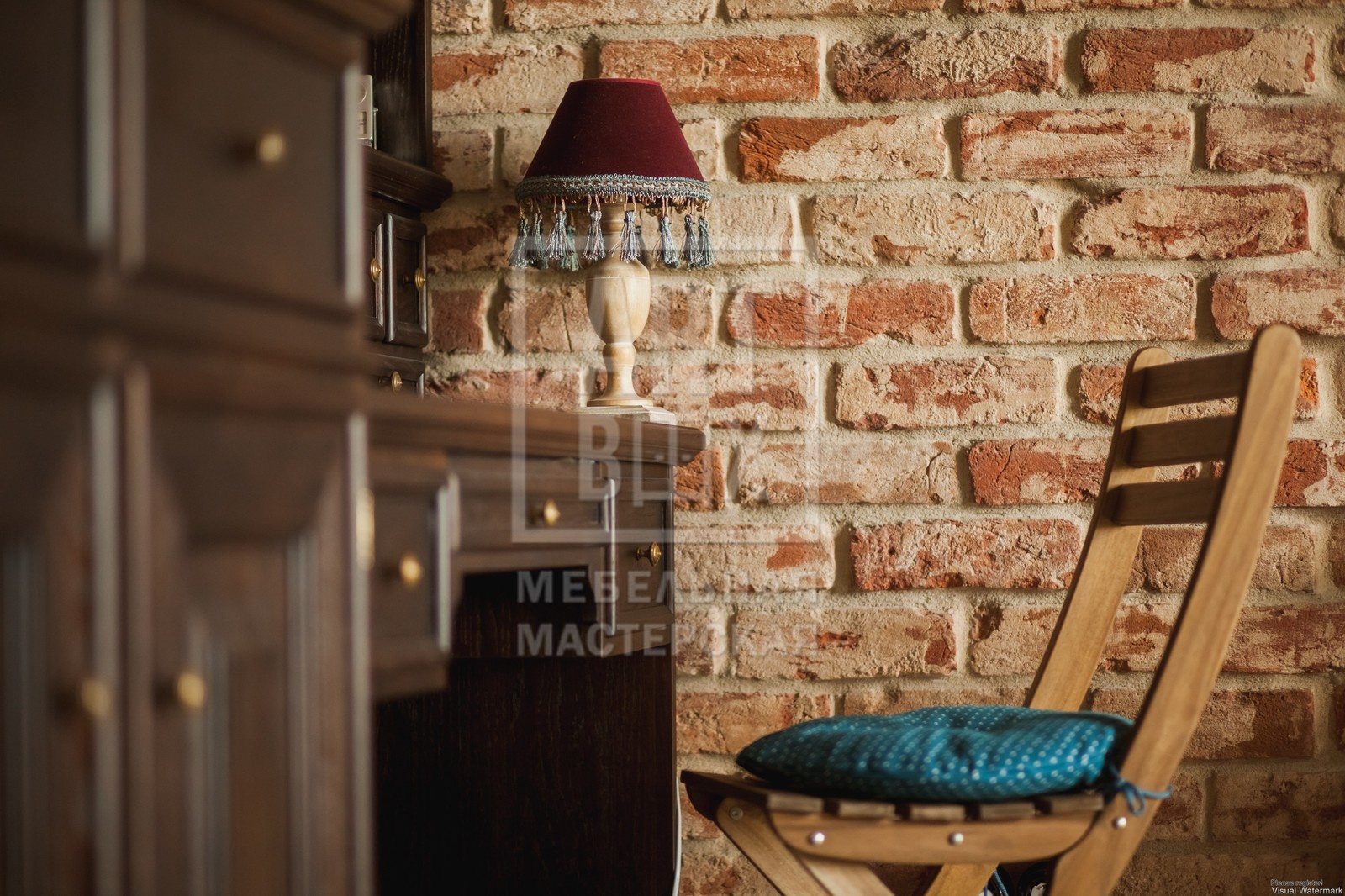 Шкафы, библиотеки, комоды