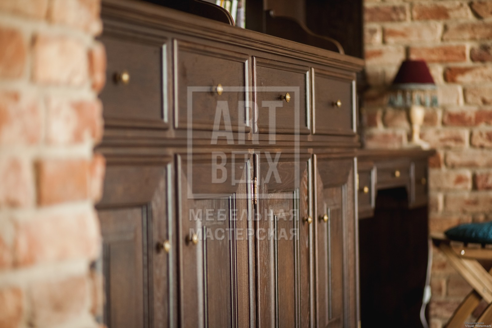 Шкафы, библиотеки, комоды