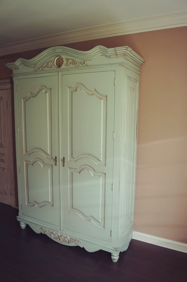 Шкафы, библиотеки, комоды