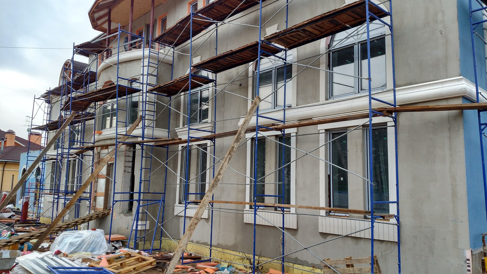 Ремонт фасада коттеджа