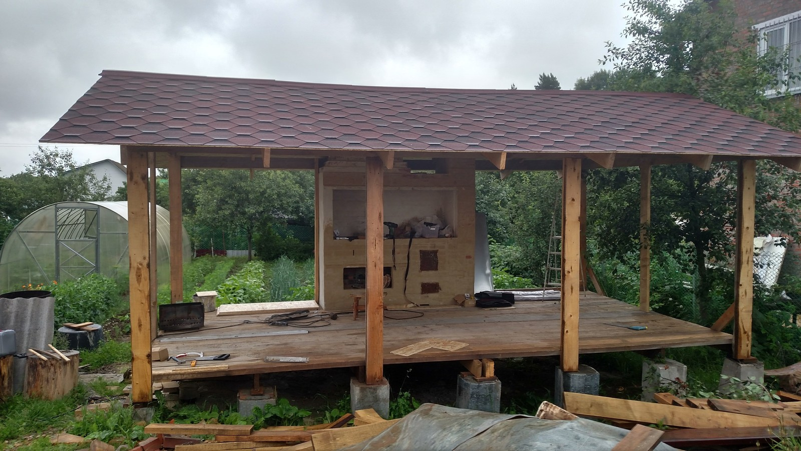 садовая беседка с печью