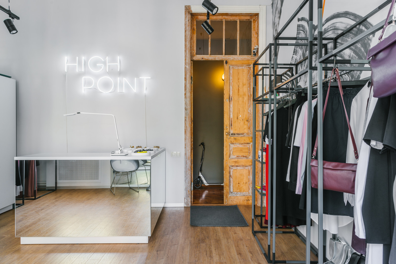 Шоу-рум  HIGH POINT