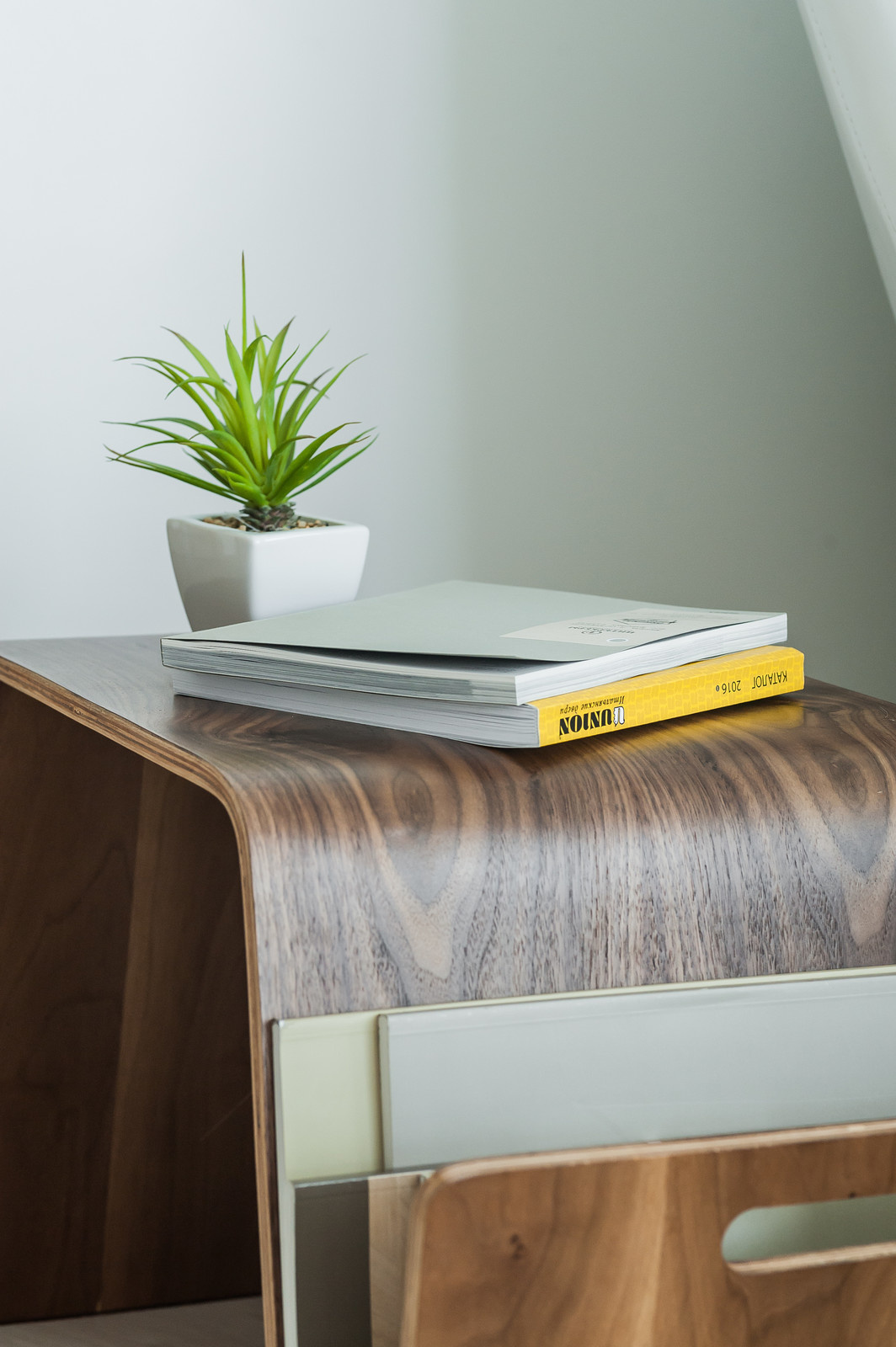 Светлый hi-tech