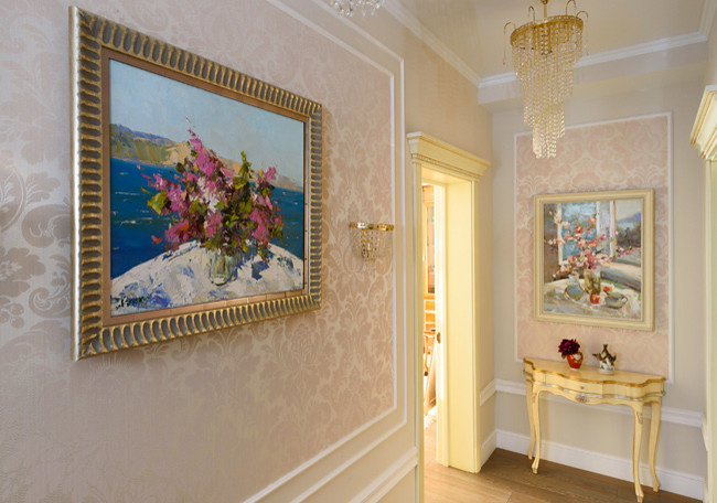 Работа Рустема Стахурского в классическом интерьере