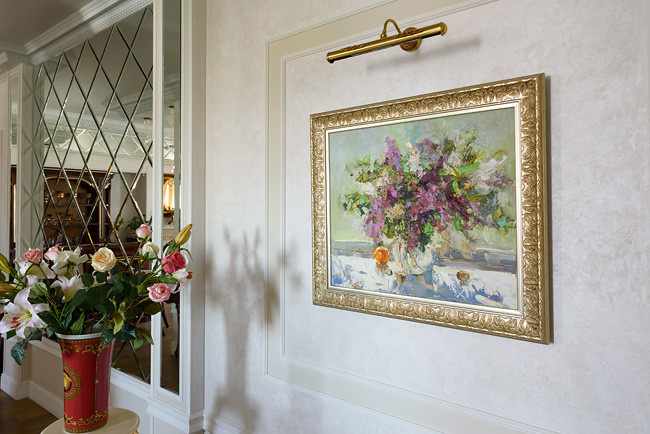 Работа Рустема Стахурского в классическом интерьере