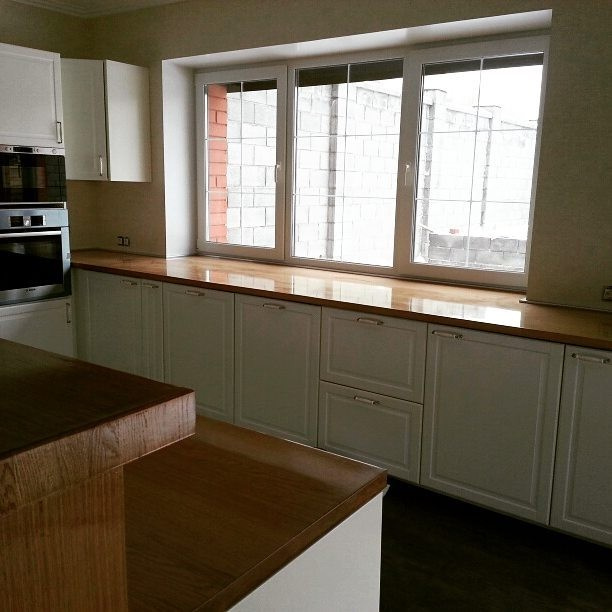 Кухня в загородный дом