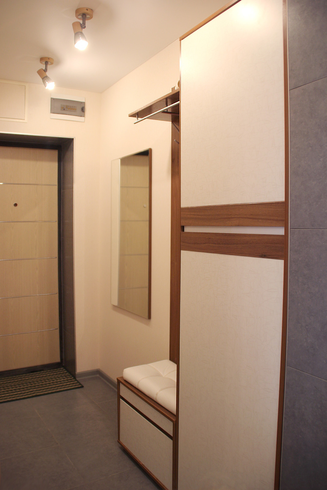 Прихожая. Реализация