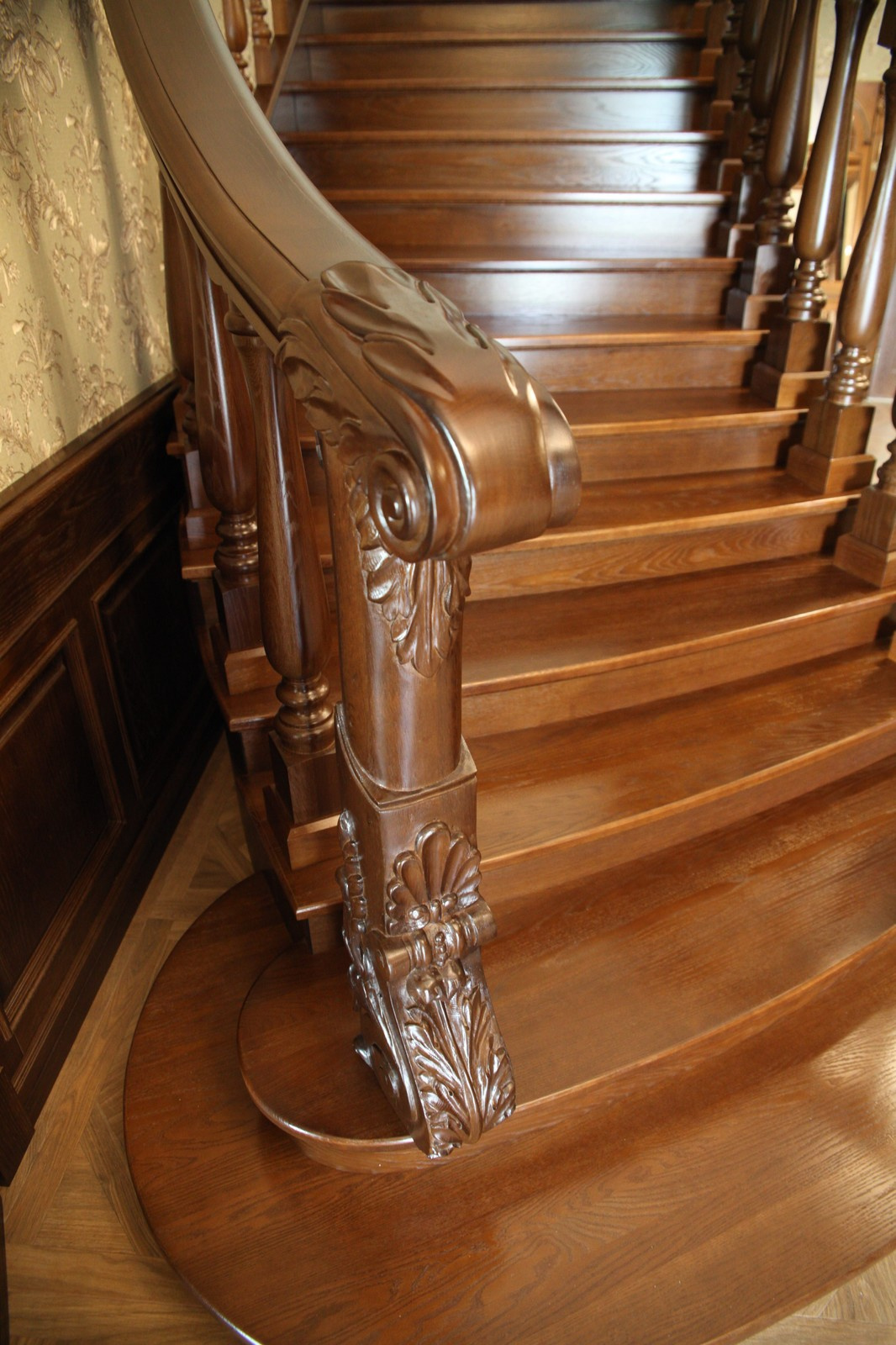 лестница из американского дуба