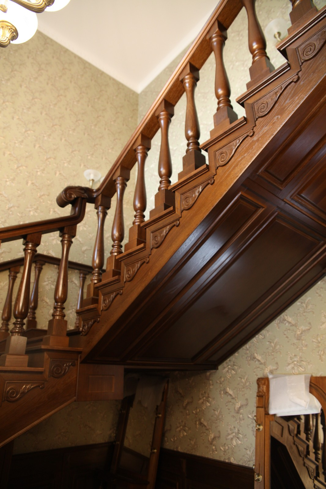 лестница из американского дуба