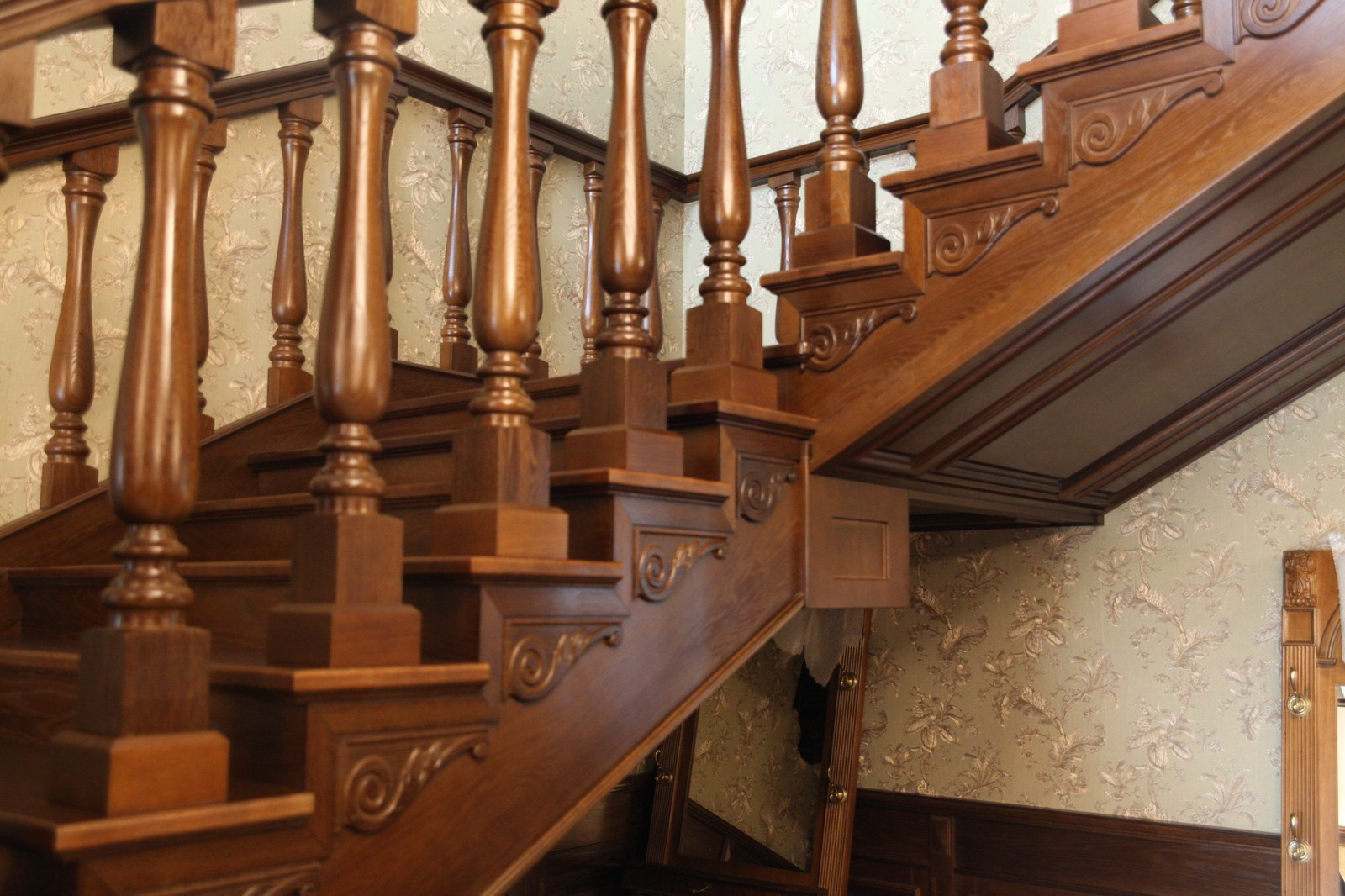 лестница из американского дуба