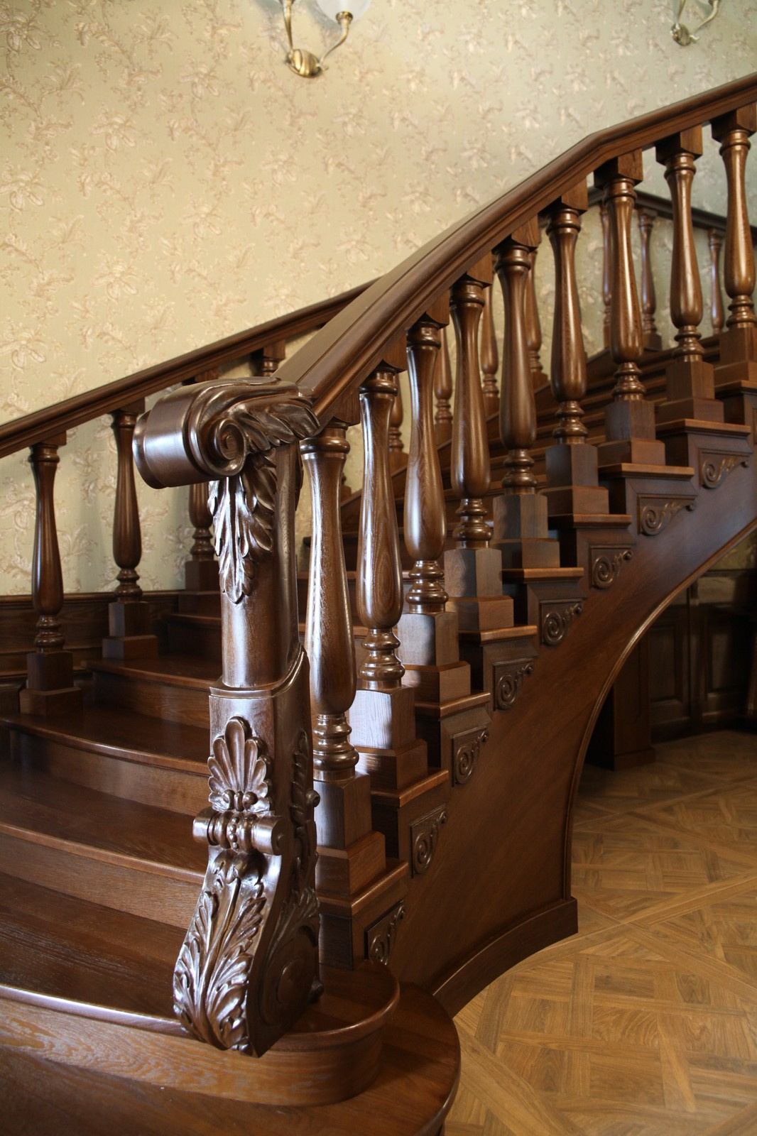 лестница из американского дуба