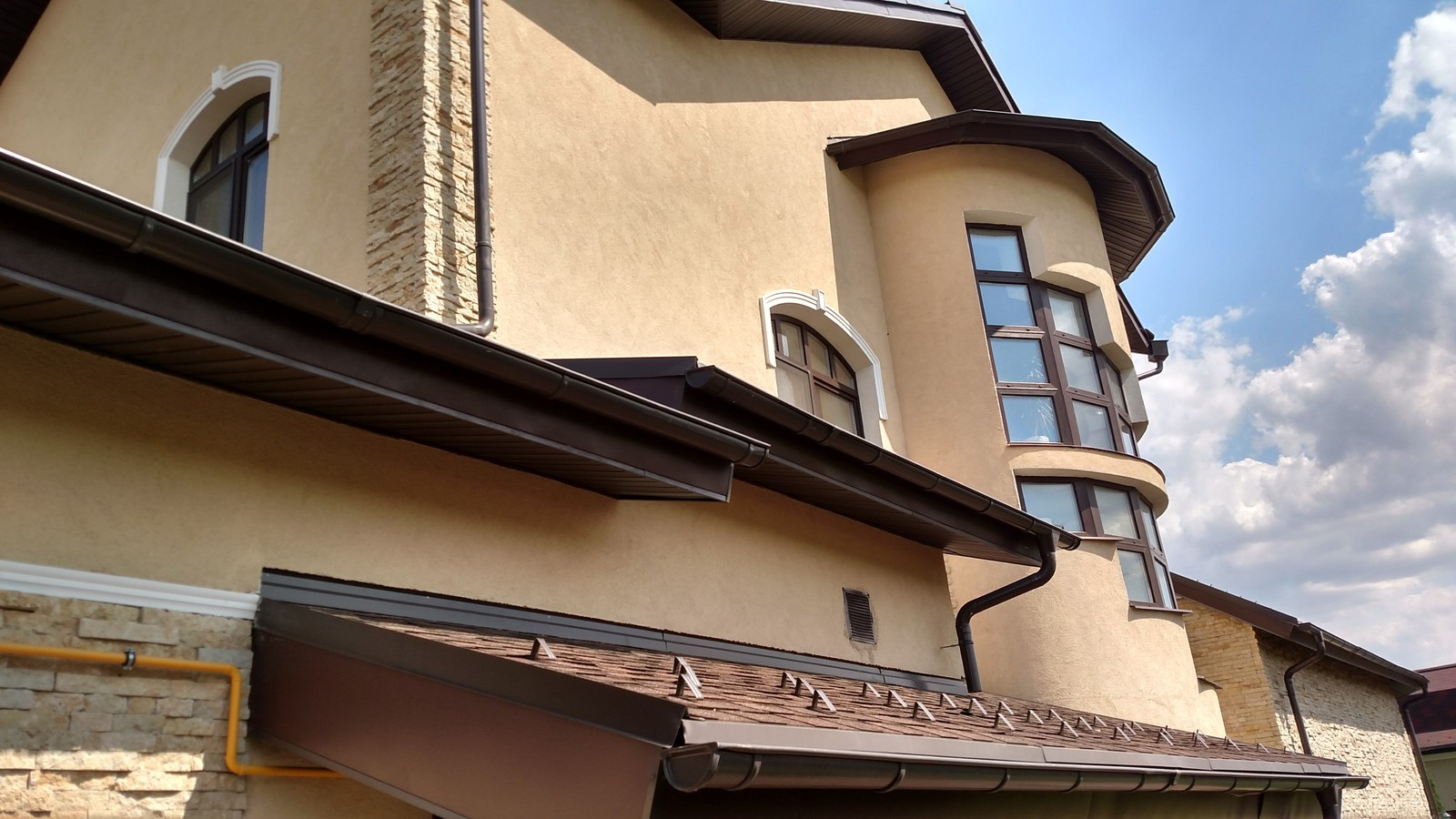 Ремонт фасада коттеджа