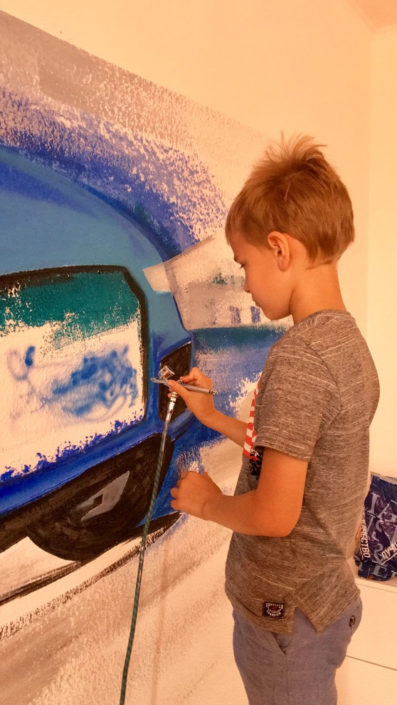 Рисунок в детской "audi RS6"