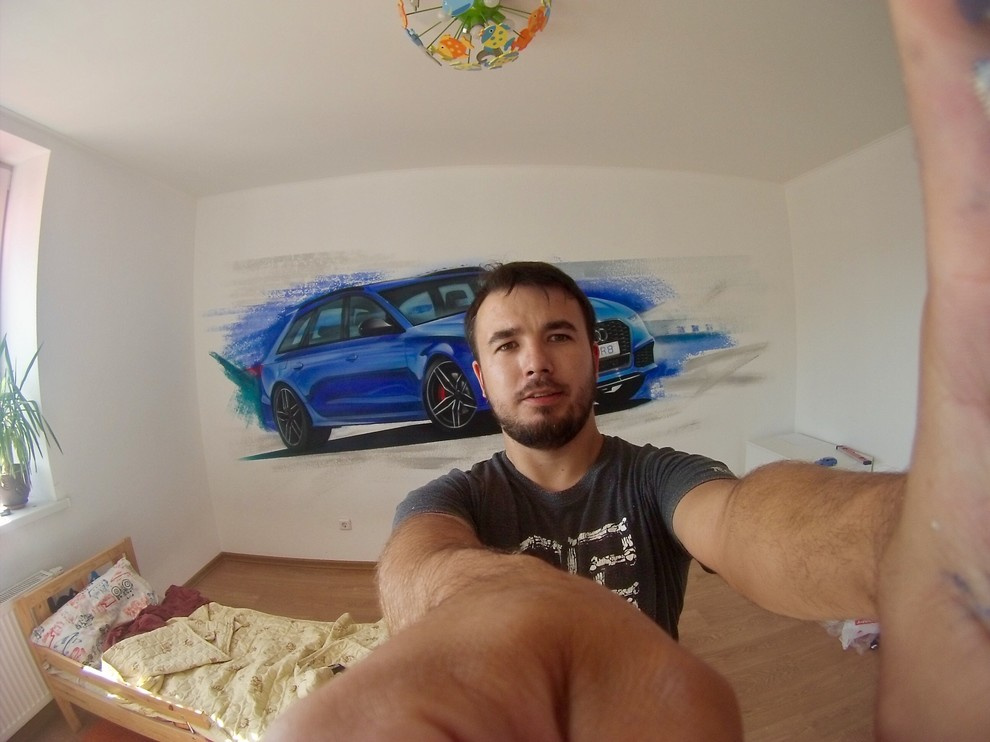 Рисунок в детской "audi RS6"
