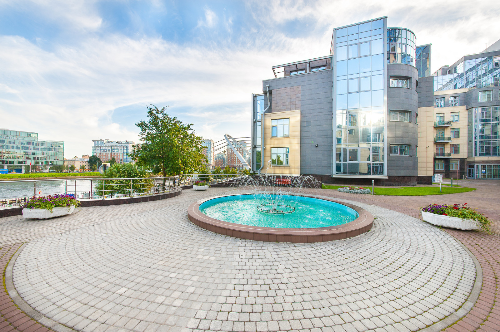 Фасады и прилегающие территории