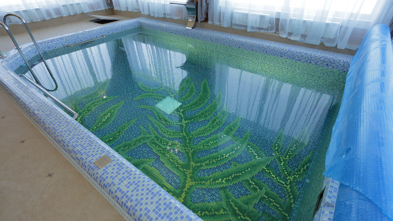 Панно для бассейна