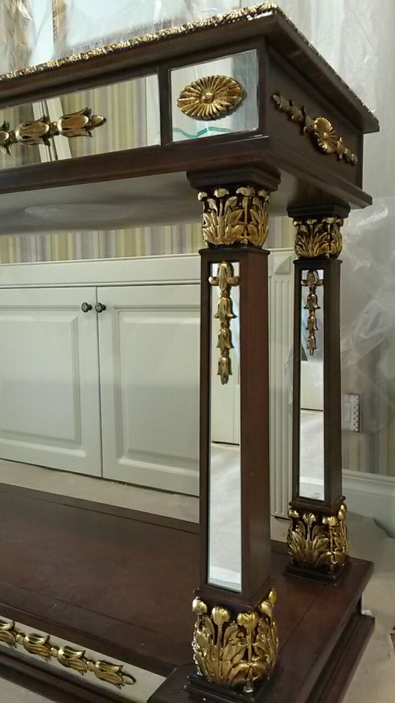 Золочение мебели поталью.