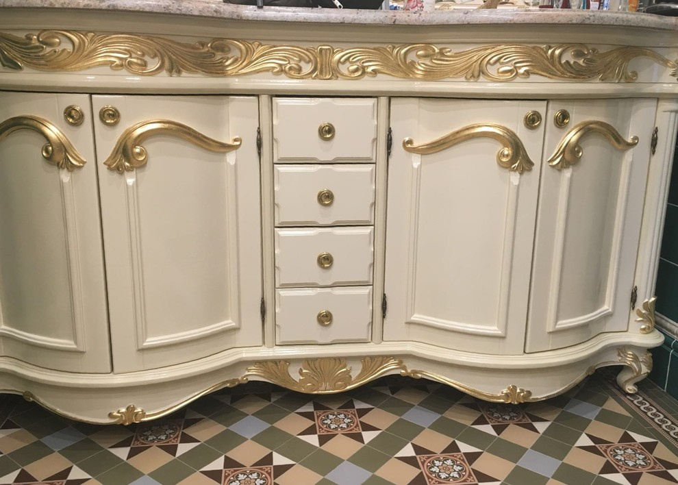 Обложка проекта: Золочение мебели поталью.