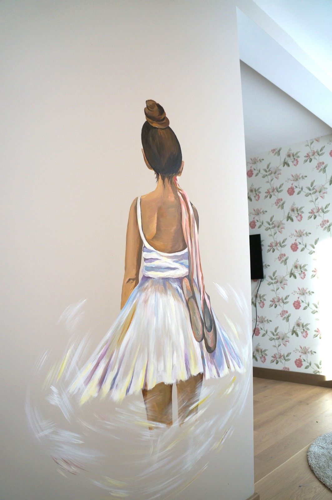 Роспись стен в детской балерина