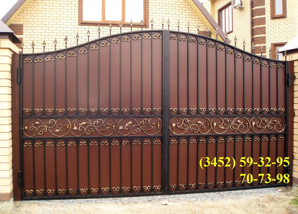 Кованые ворота собственного производства