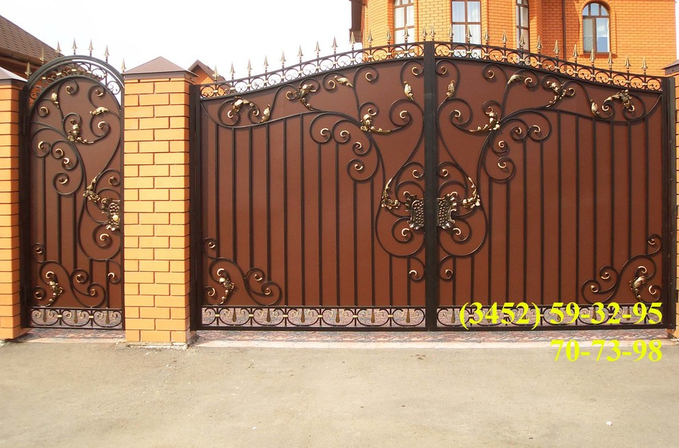 Кованые ворота собственного производства