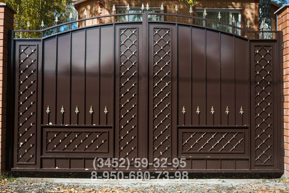 Кованые ворота собственного производства