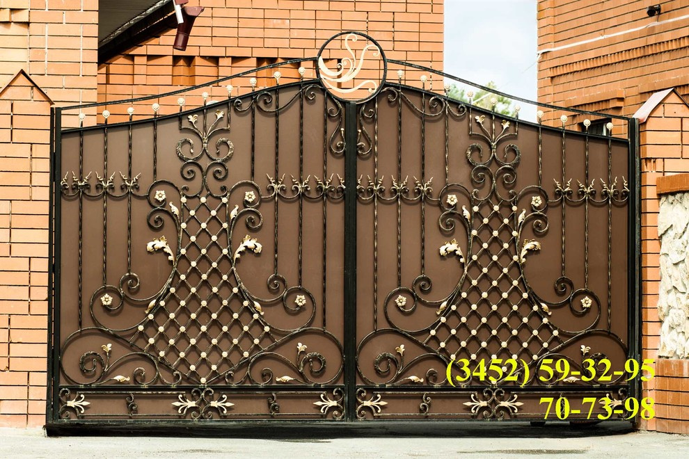 Кованые ворота собственного производства