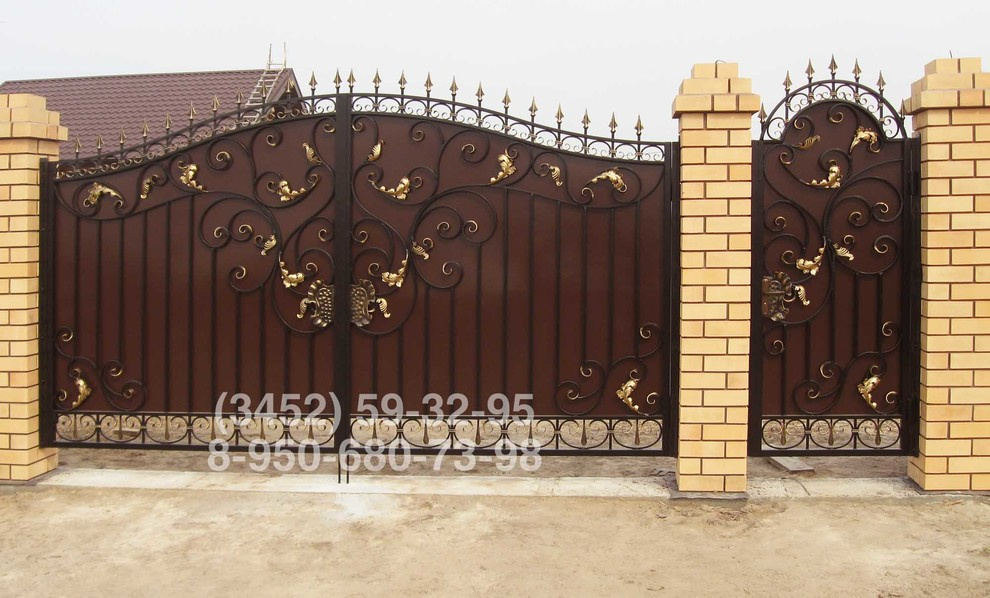 Кованые ворота собственного производства