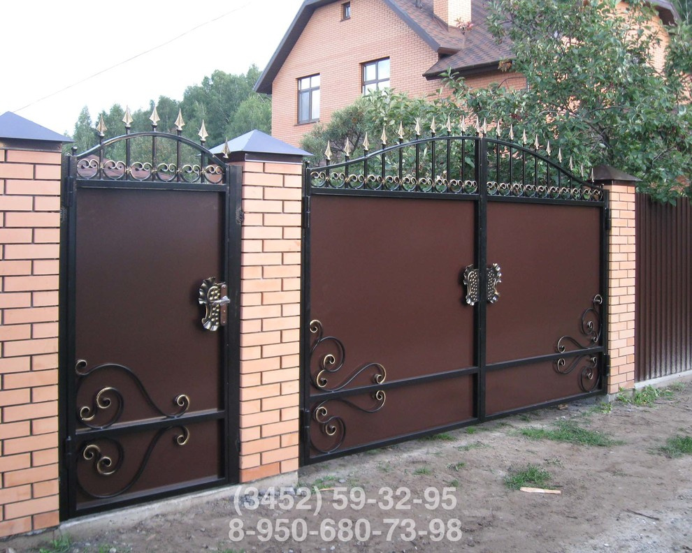 Кованые ворота собственного производства