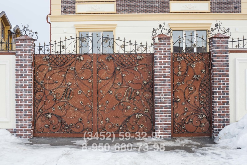 Кованые ворота собственного производства