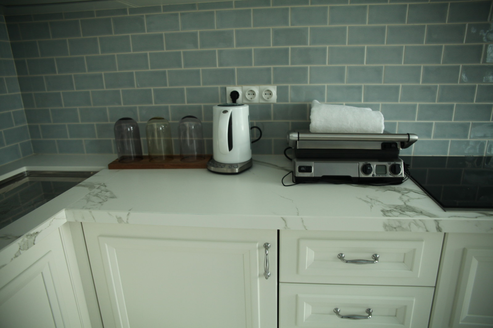 Столешница-подоконник из DEKTON