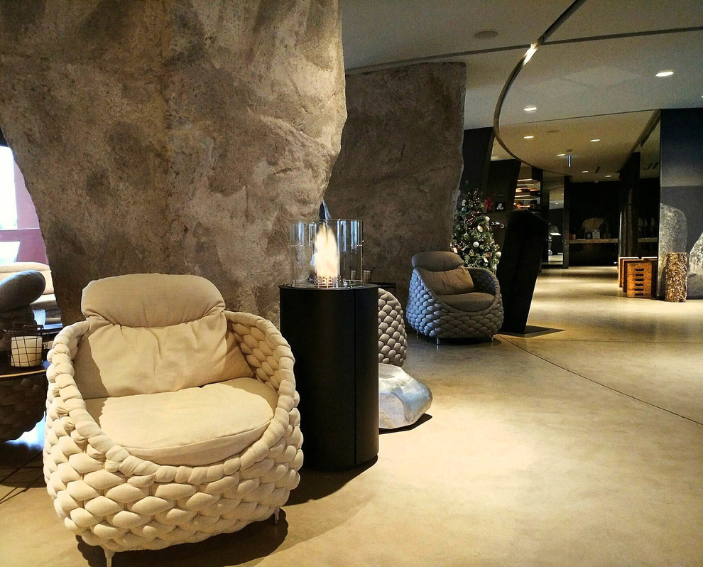 Биокамин Monaco Round (Decoflame) в отеле: "Vetoria Stone"