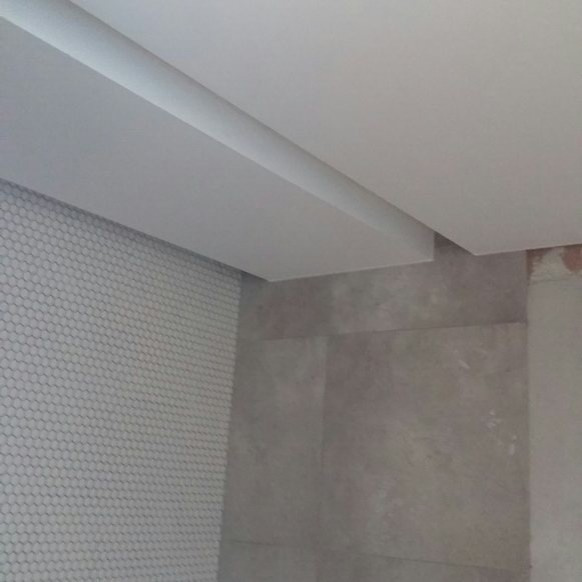 Скрытый карниз для штор и потолочные покрытия Cerutti ST