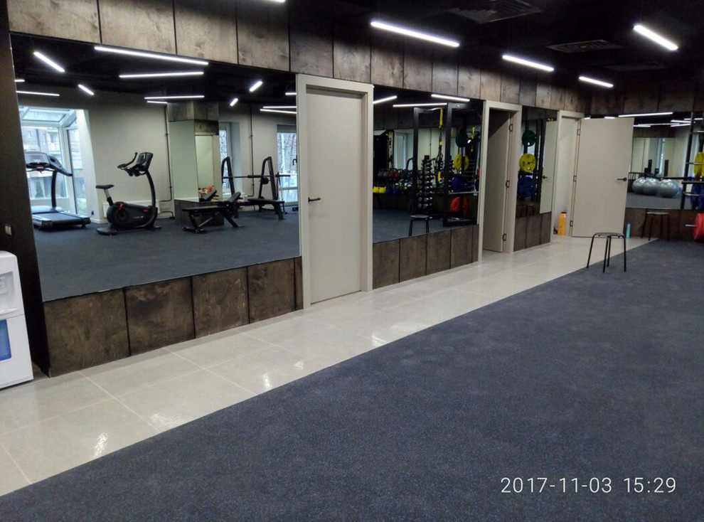 Обложка проекта: Ресепшн, шкаф и двери в спортзал