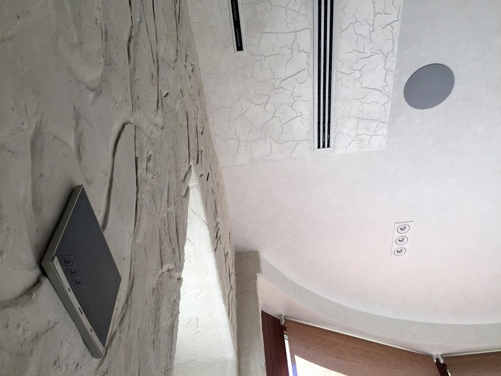 Встроенные в потолок акустические системы