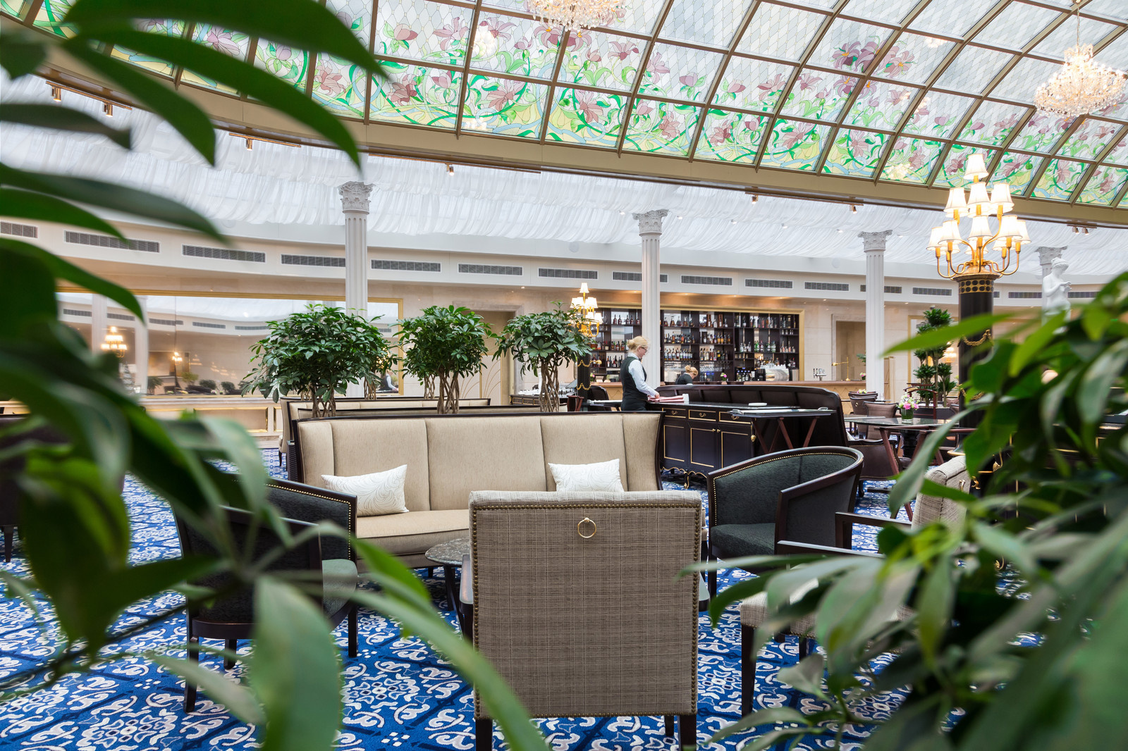 Растения в интерьере LOTTE Hotel St.Petersburg