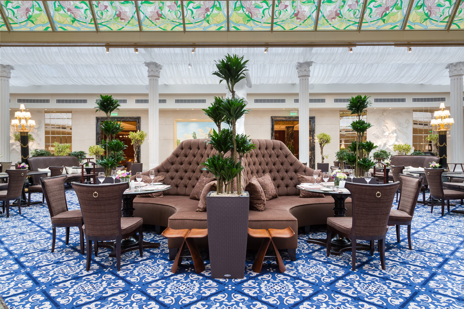 Растения в интерьере LOTTE Hotel St.Petersburg