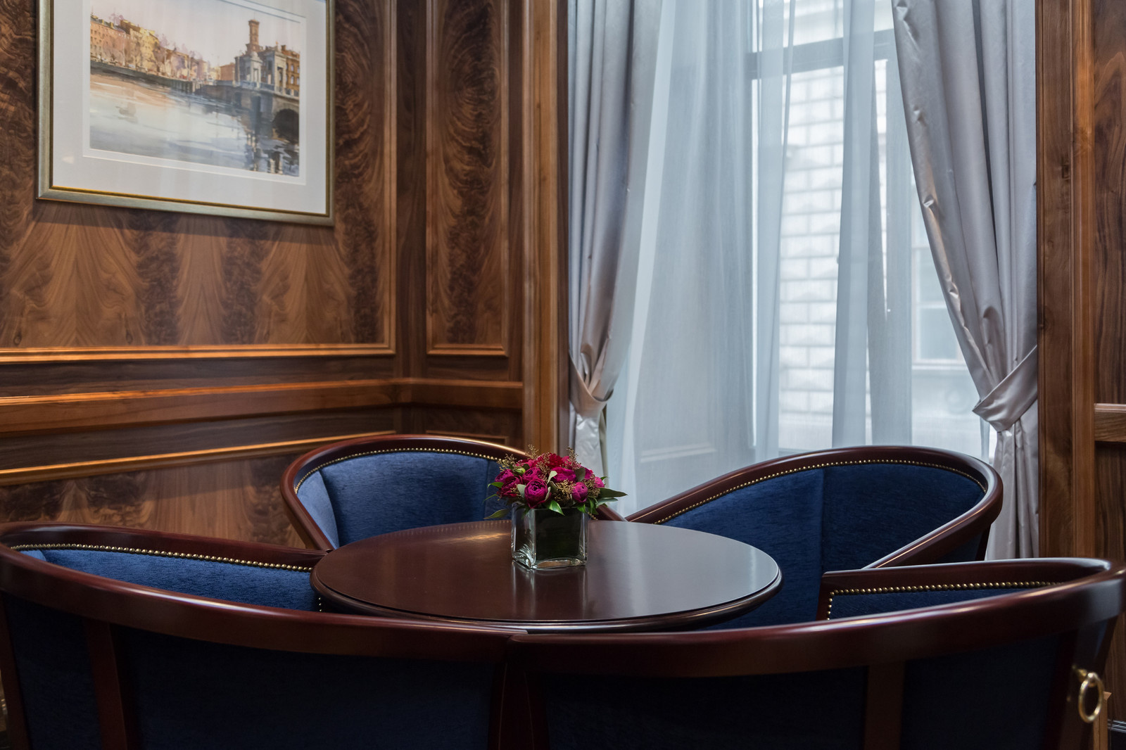 Растения в интерьере LOTTE Hotel St.Petersburg