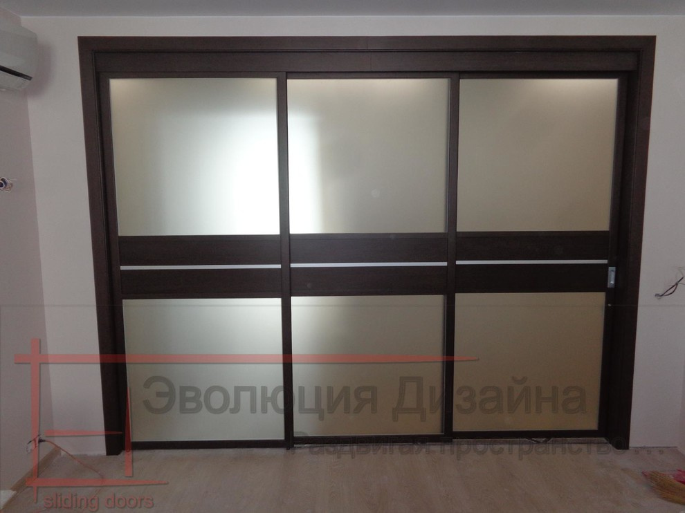 Раздвижная телескопическая перегородка с порталом (оформление проема)