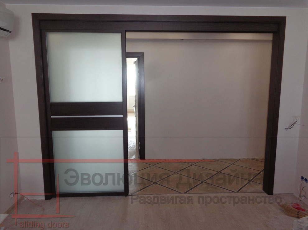 Обложка проекта: Раздвижная телескопическая перегородка с порталом (оформление проема)