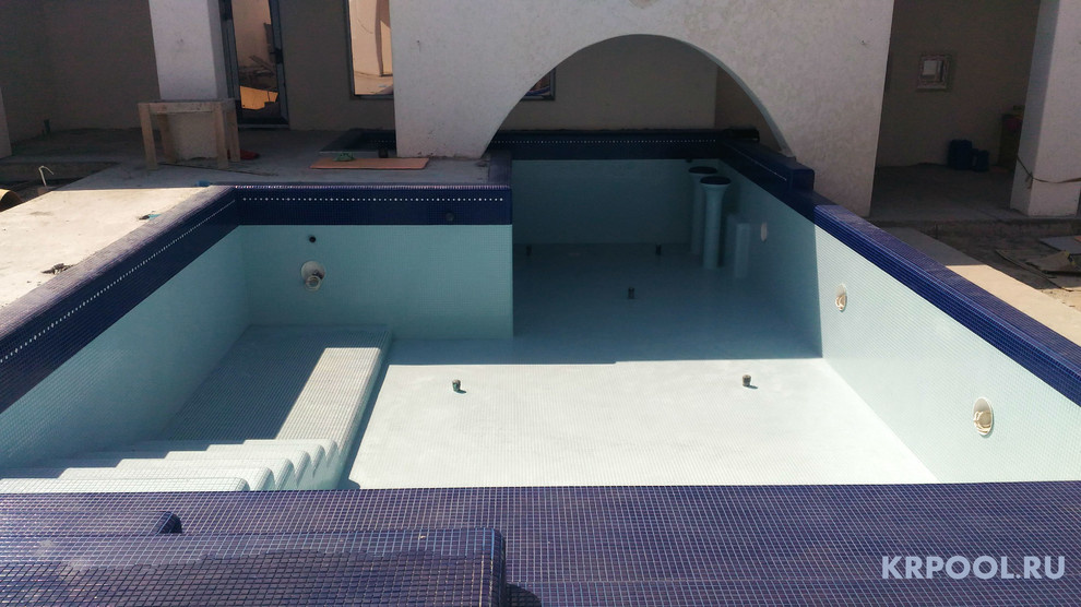 Частный бассейн с барной зоной