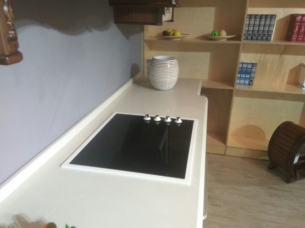 Классическая столешница из кварцевого агломерата Vicostone (Вьетнам)