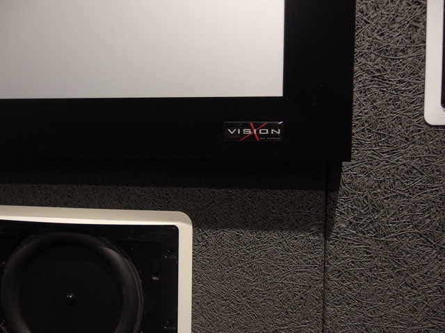 Обложка проекта: Домашний кинотеатр на встраиваемых акустических системах Definitive Technology