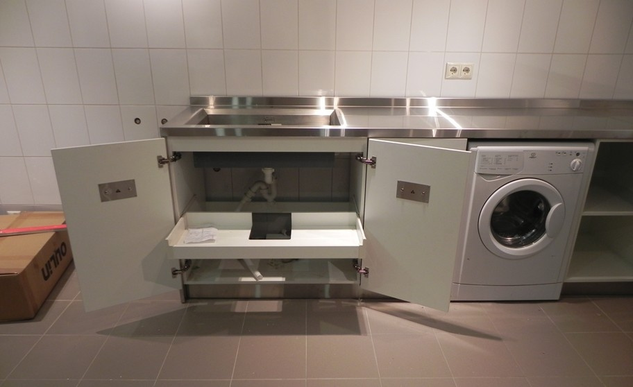 Столешницы из стали с интегрированной мойкой Oulin