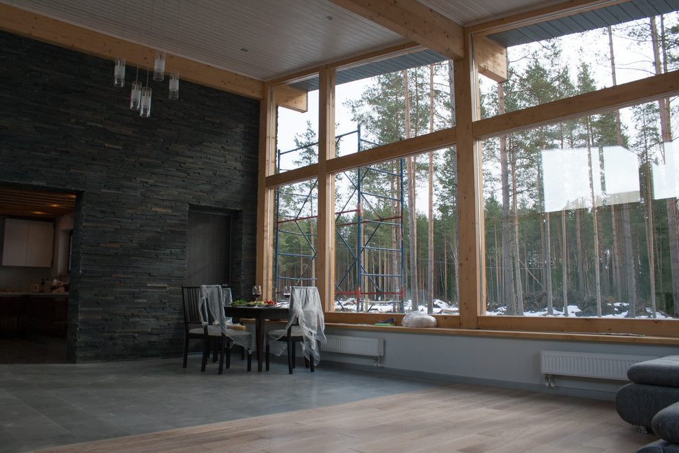 Каменные стены + фахверк остекление