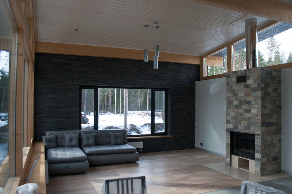 Каменные стены + фахверк остекление