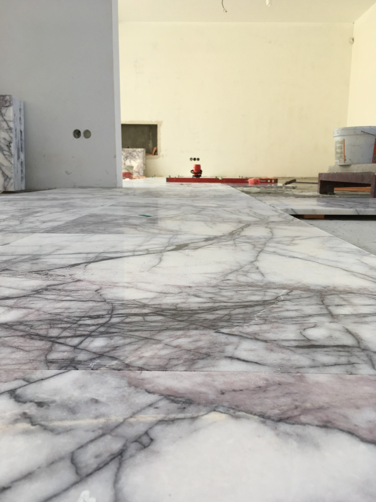 мраморный пол