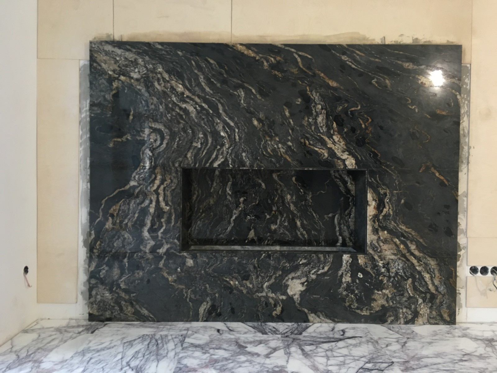 применение разных видов камня в одном доме