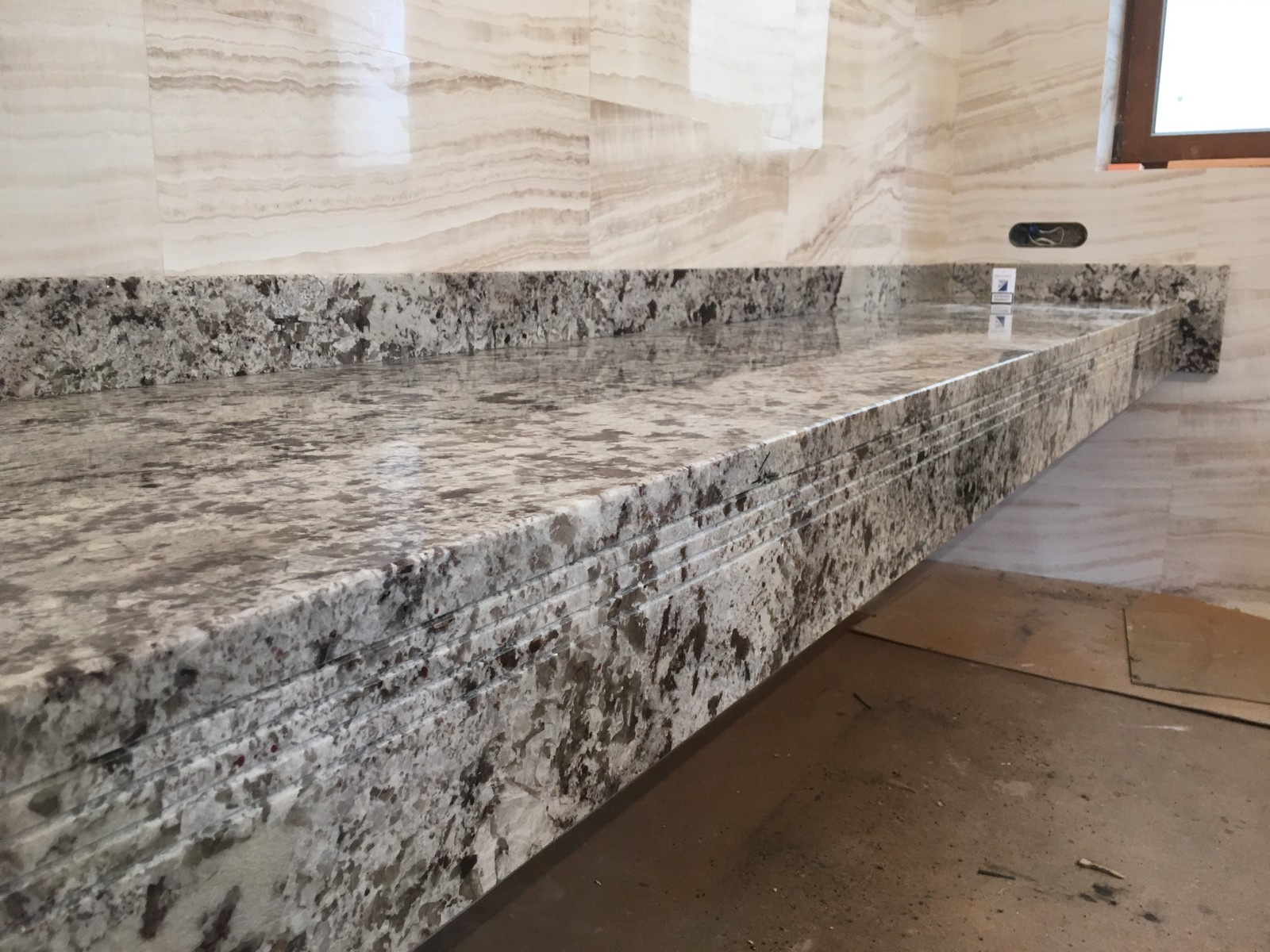 столешница из гранита