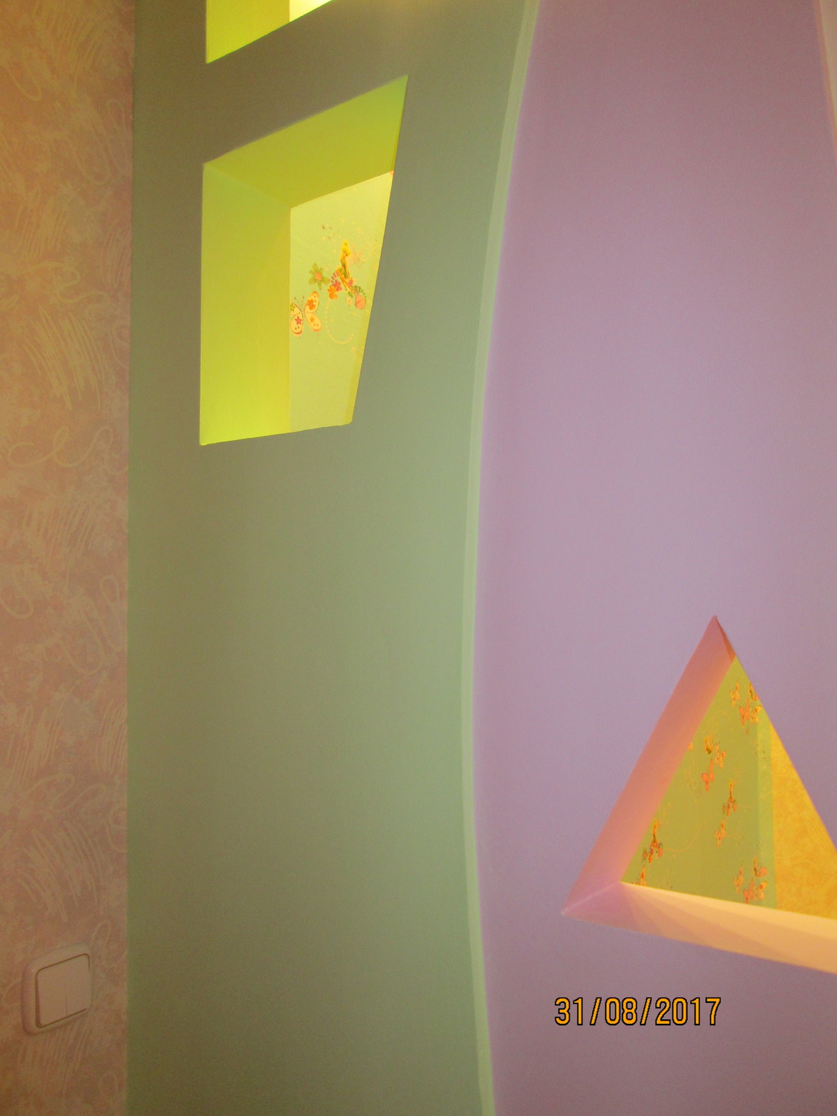 Натяжные бесшовные обои